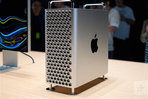 Apple adds very expensive new graphics options to Mac Pro.